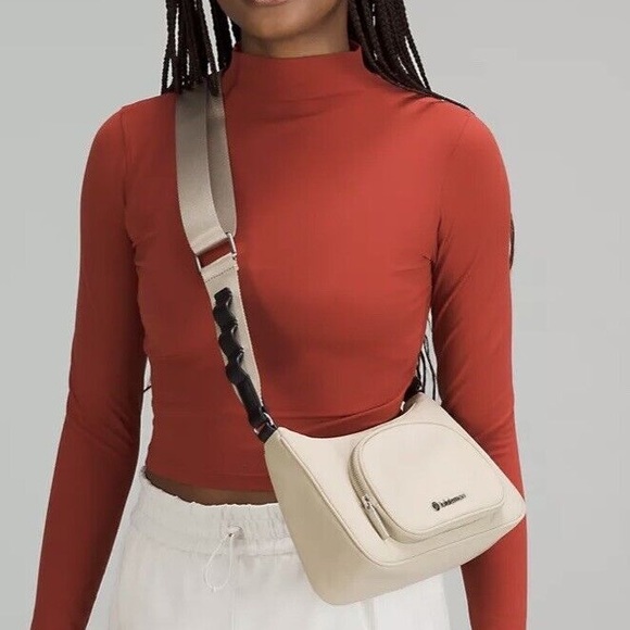 BNWT Lululemon Crossbody with Nano Pouch, Trench - Picture 7 of 9